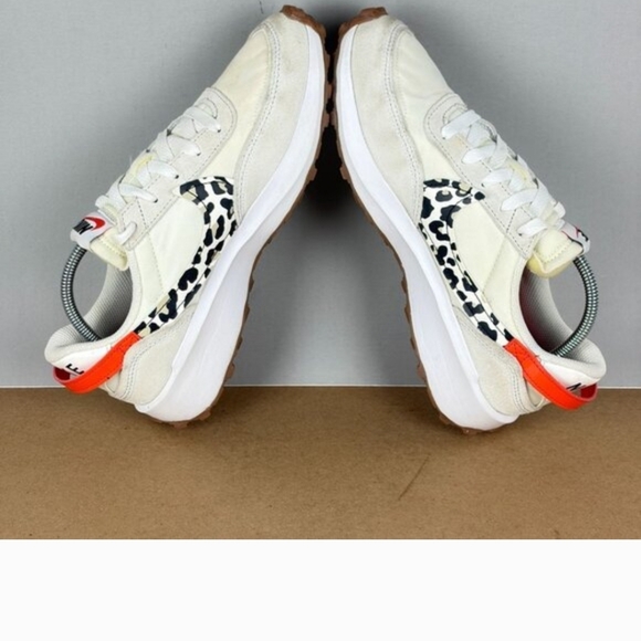 Nike Waffle Debut White Leopard Swoosh Athletic Shoes Womens 8.5 Black Orange - Picture 6 of 9